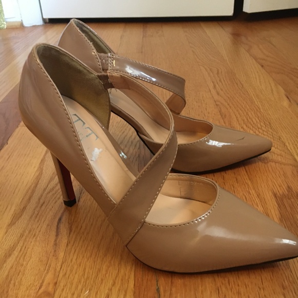Tan Heels - Picture 2 of 2